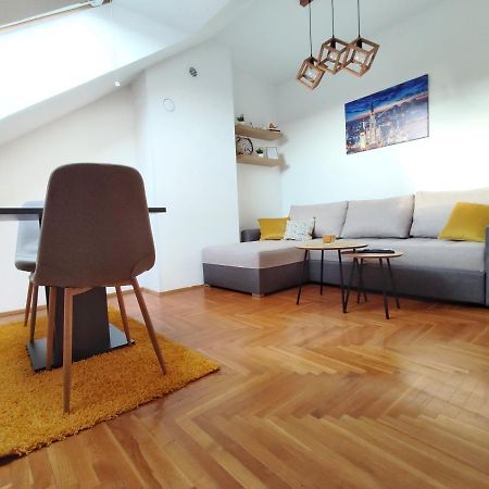 Apartman Ns Dan Private Parking Nowy Sad Zewnętrze zdjęcie