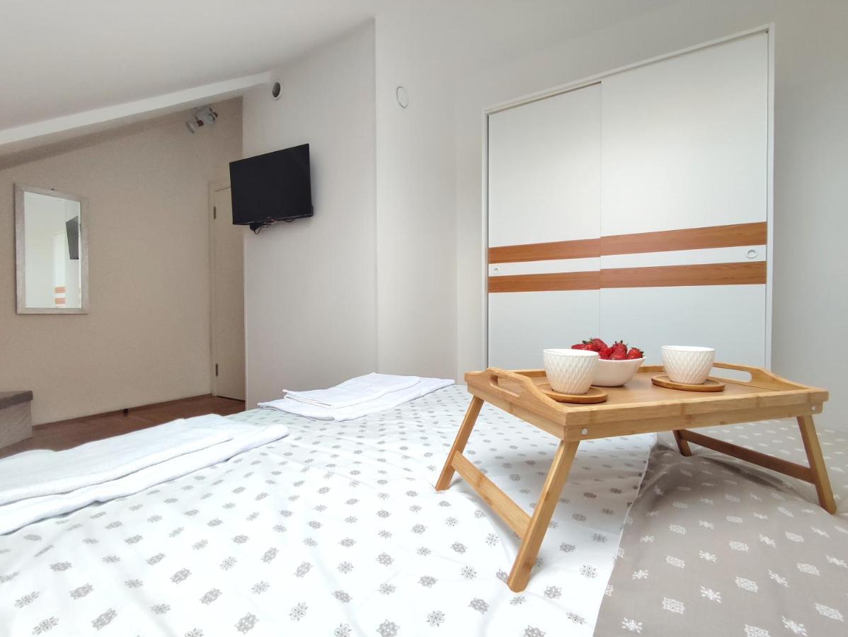 Apartman Ns Dan Private Parking Nowy Sad Zewnętrze zdjęcie